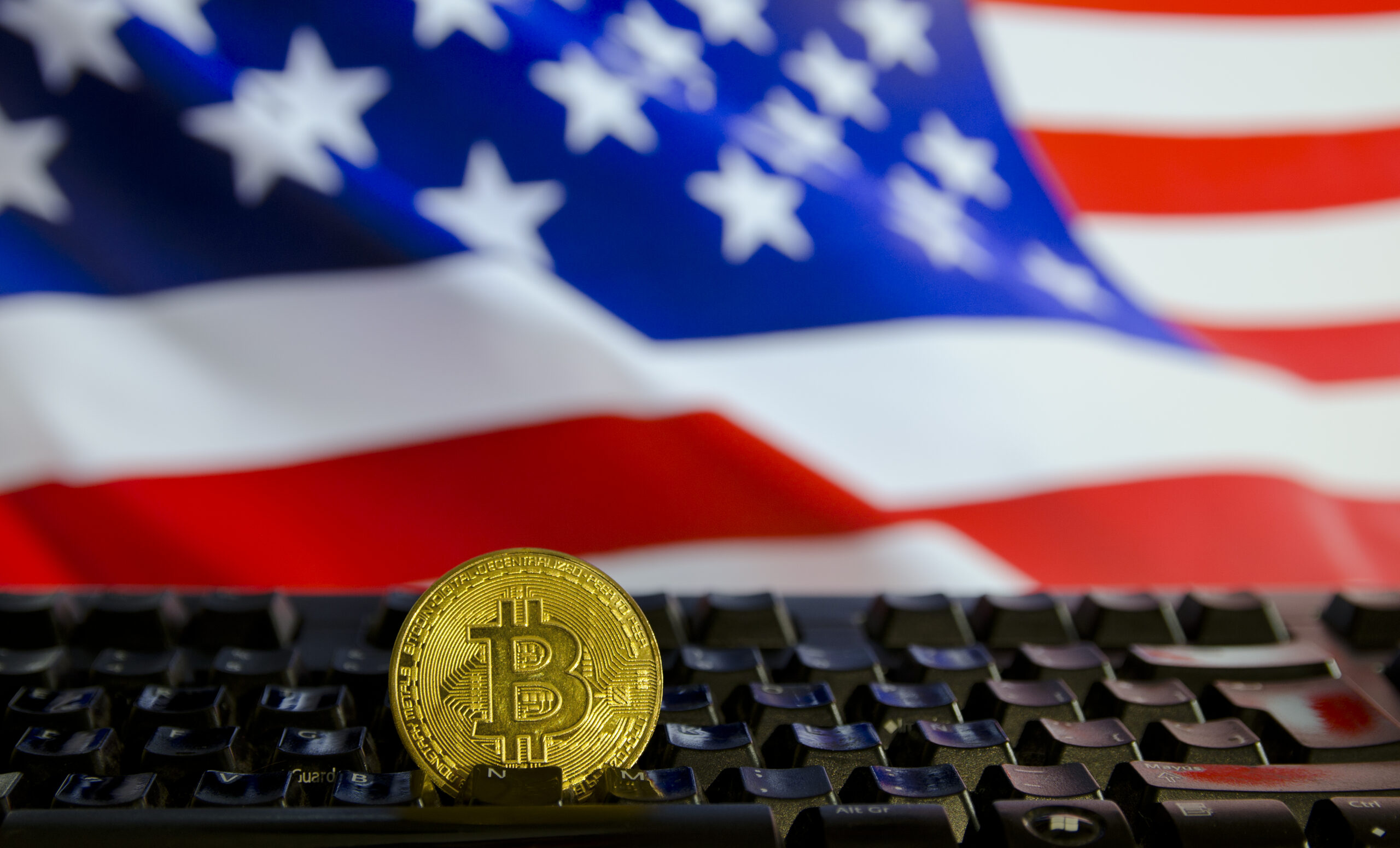 Гэри Генслер: двойная позиция по криптовалютам — от аудитории MIT до исков SEC