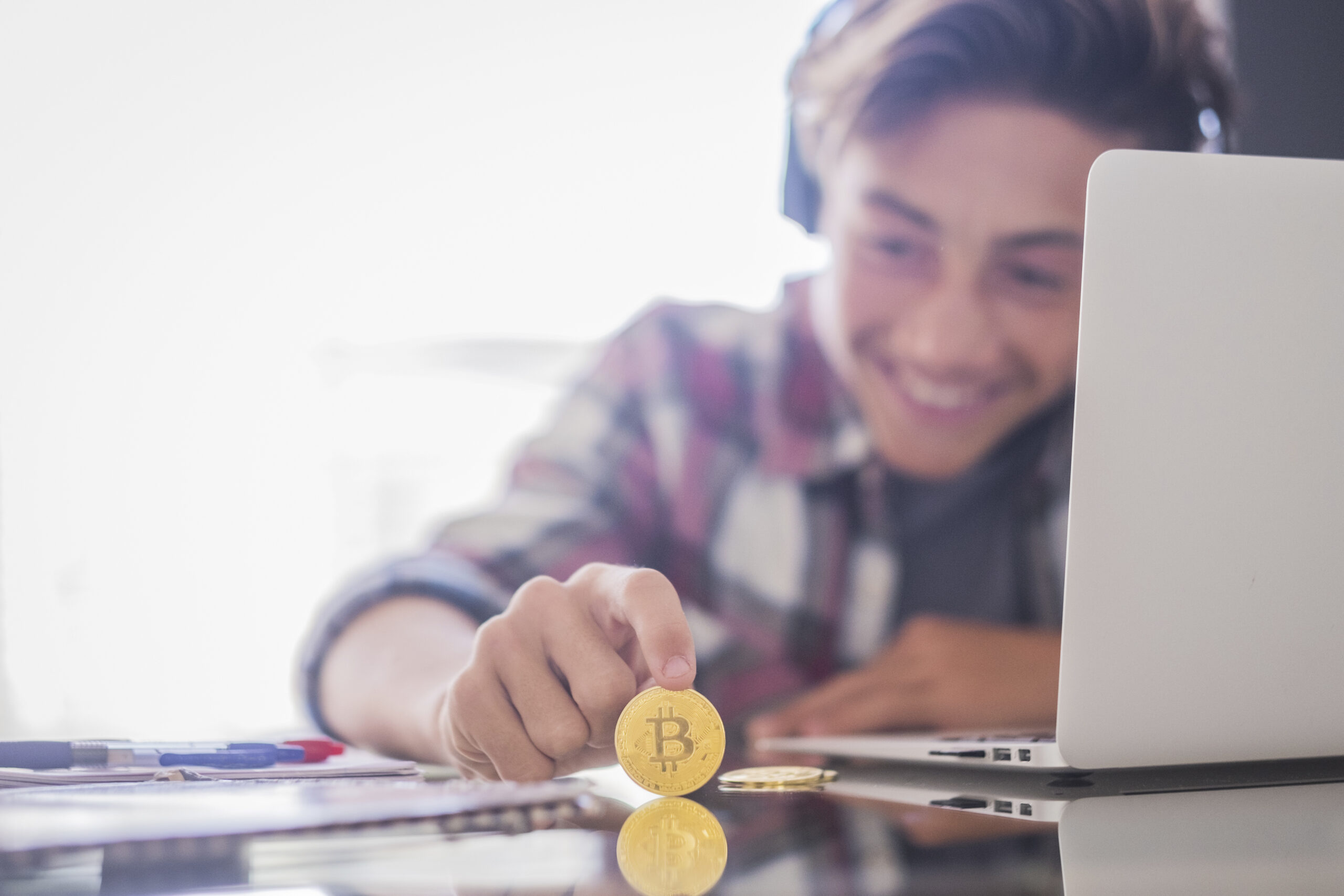 Джим Чанос ставит против MicroStrategy, но покупает биткоин напрямую