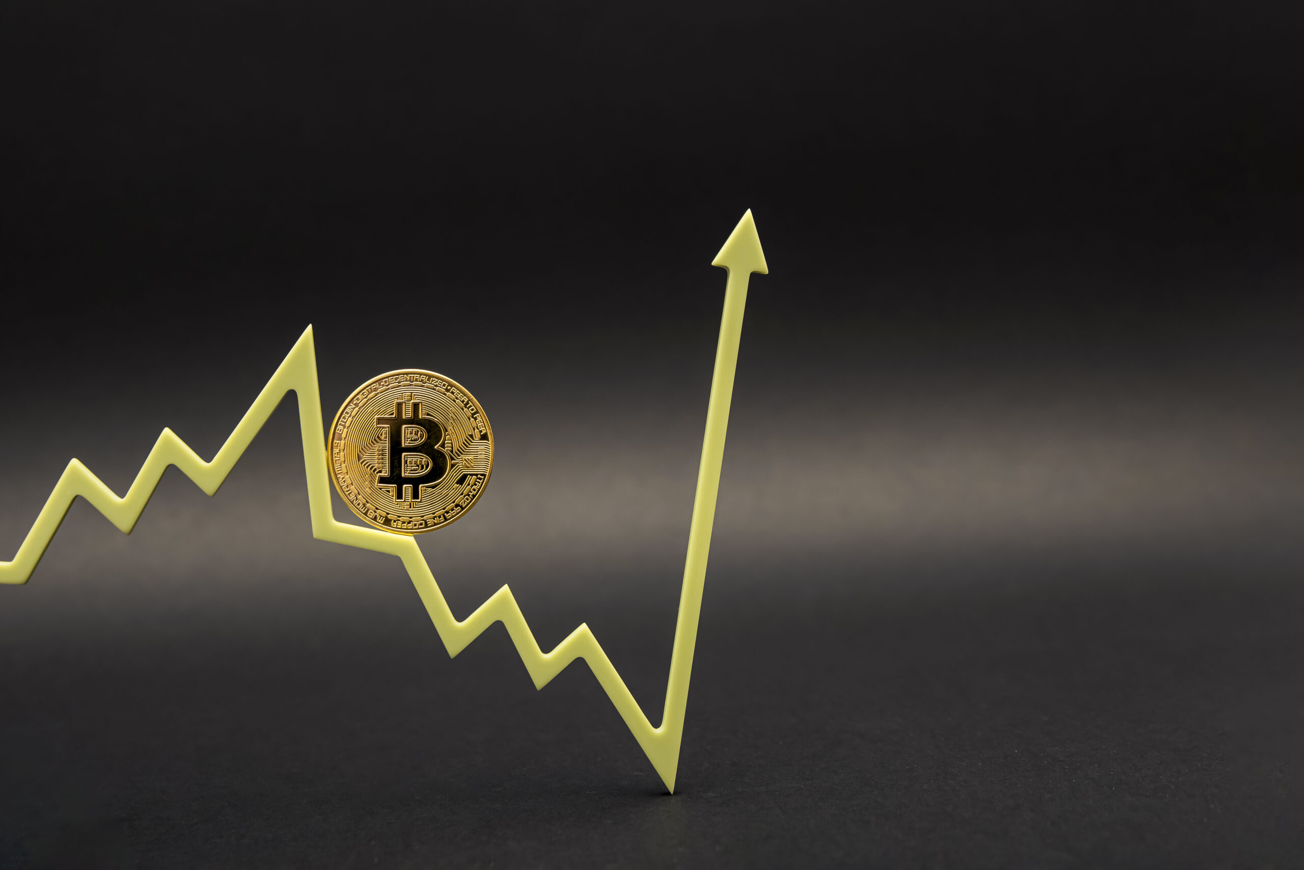 Биткоин выходит на новый уровень: спрос побеждает спекуляции