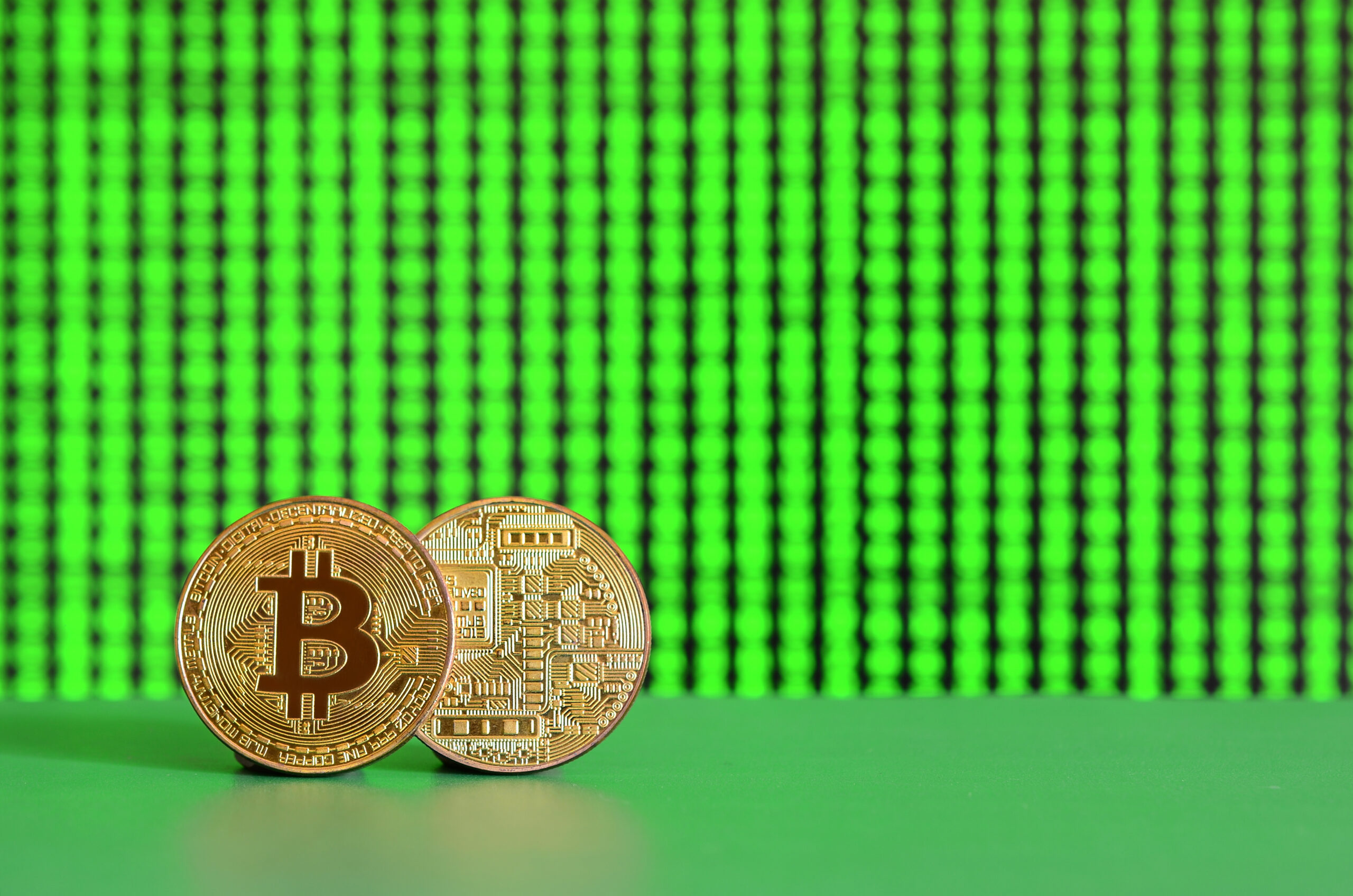 Биткоин на фоне глобальных тревог: $107 000 как новый рубеж
