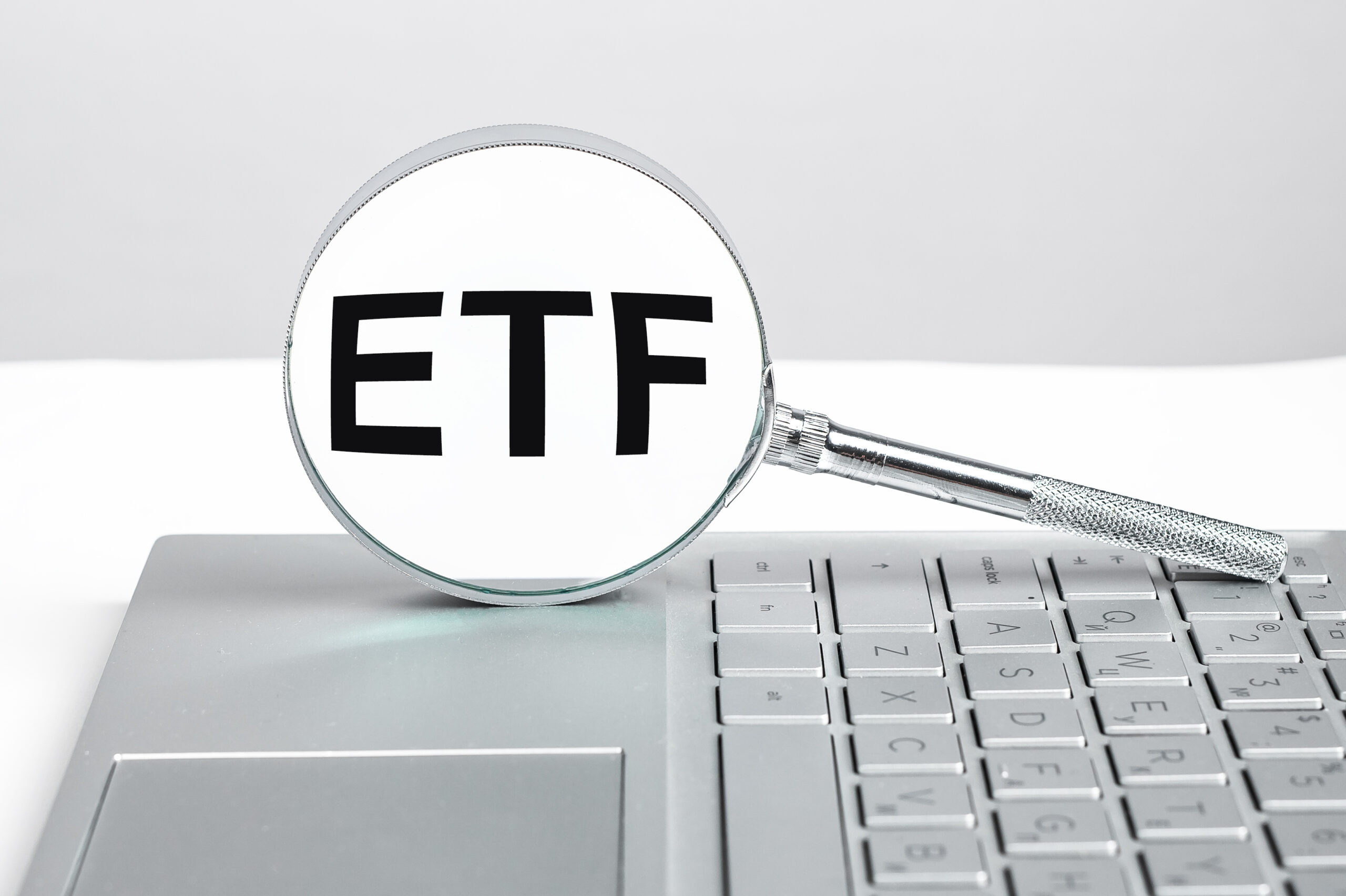 Лето альткоин-ETF: SEC близка к одобрению новых криптовалютных фондов