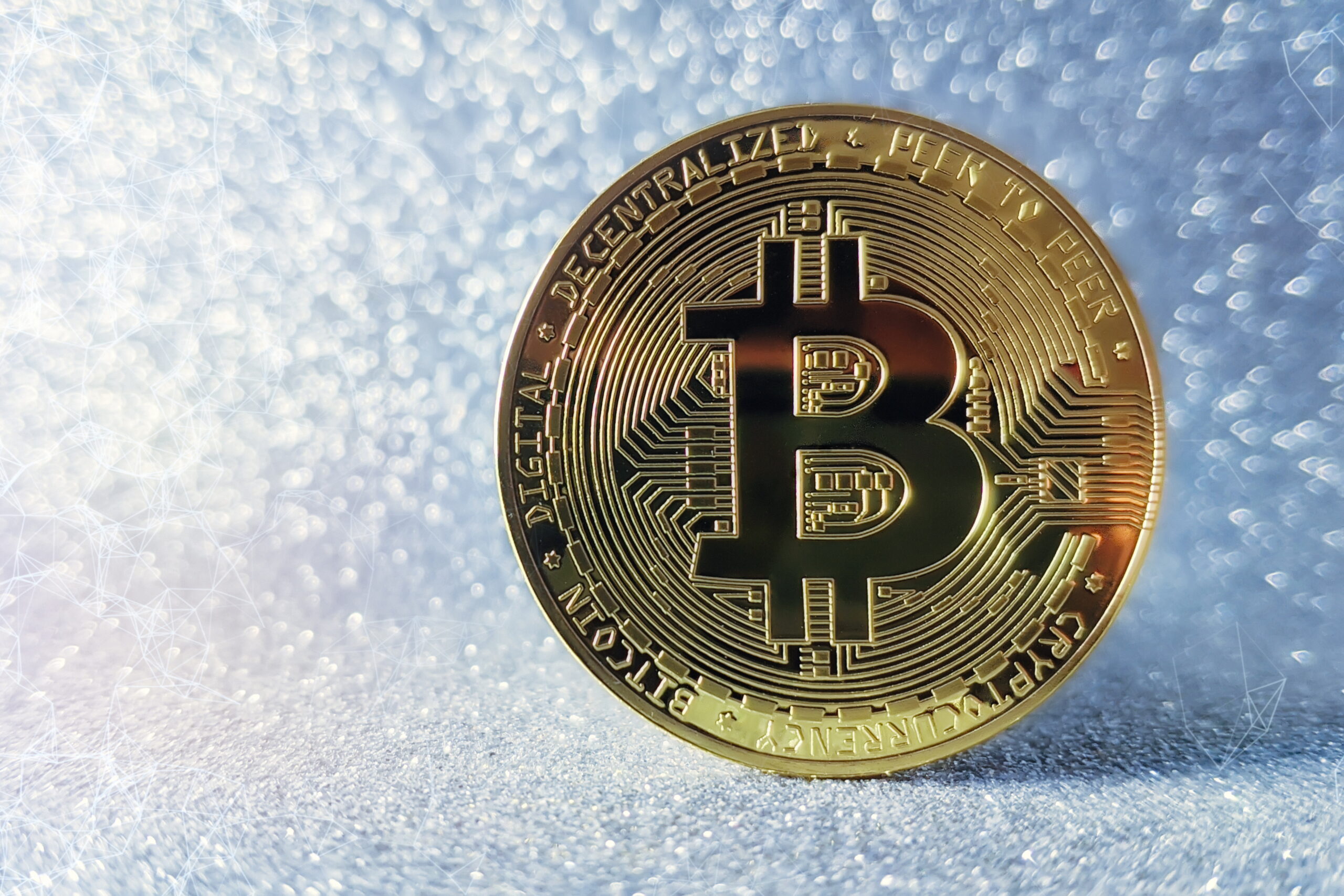 Консолидация и тревожный сигнал: отток из BTC-ETF достиг $250 млн за день