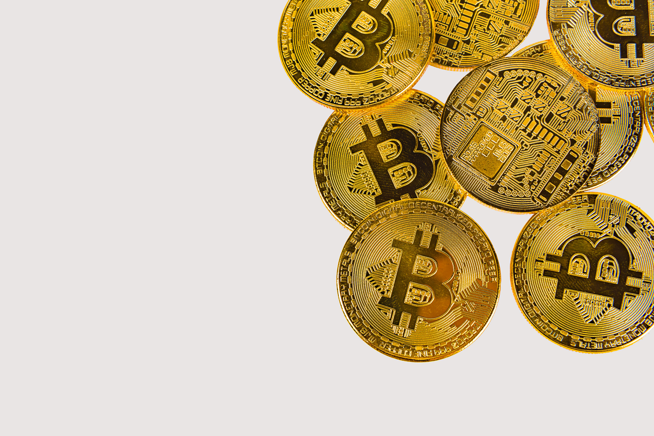 Возвращение китов: почему биткоин оказался под давлением старых игроков