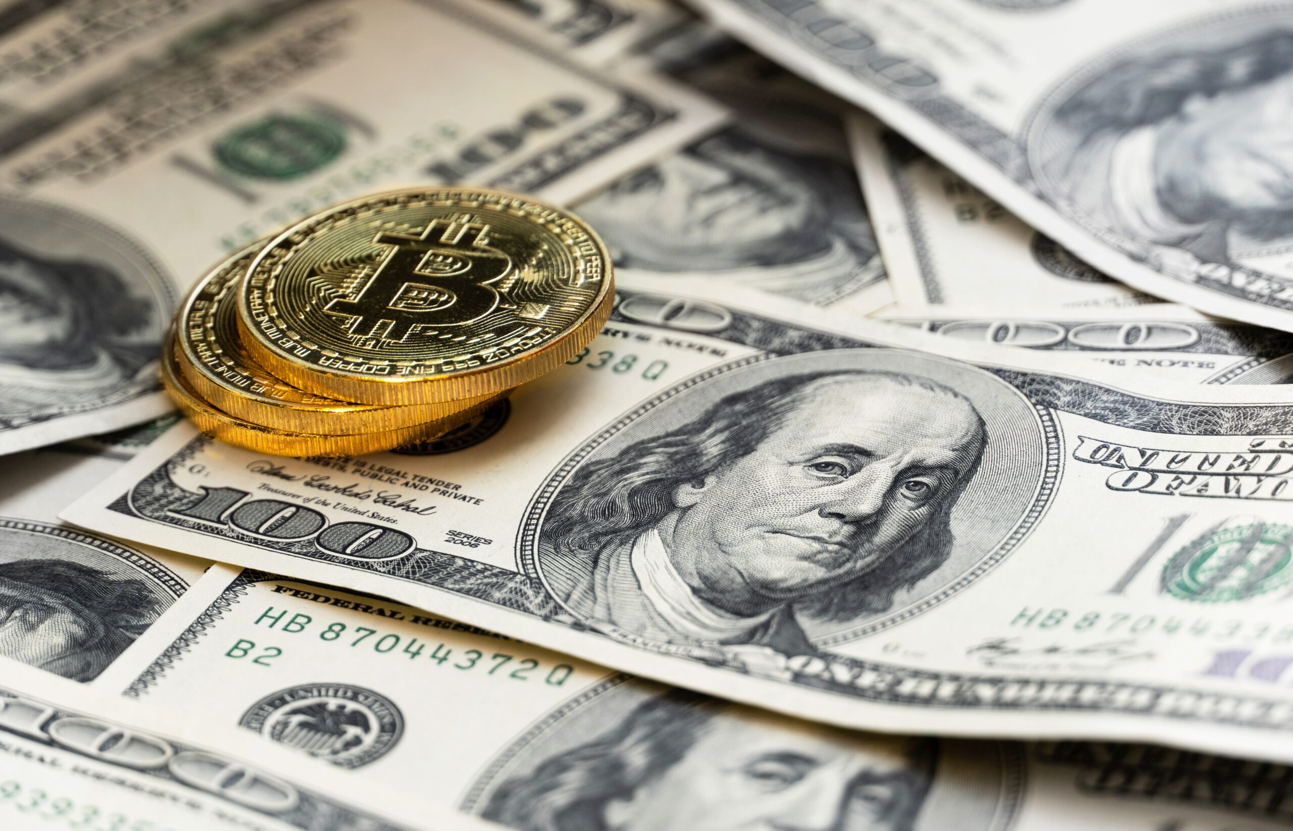 Биткоин консолидируется у $113 тыс.: эксперты ожидают рост к $160 тыс. в 2025 году