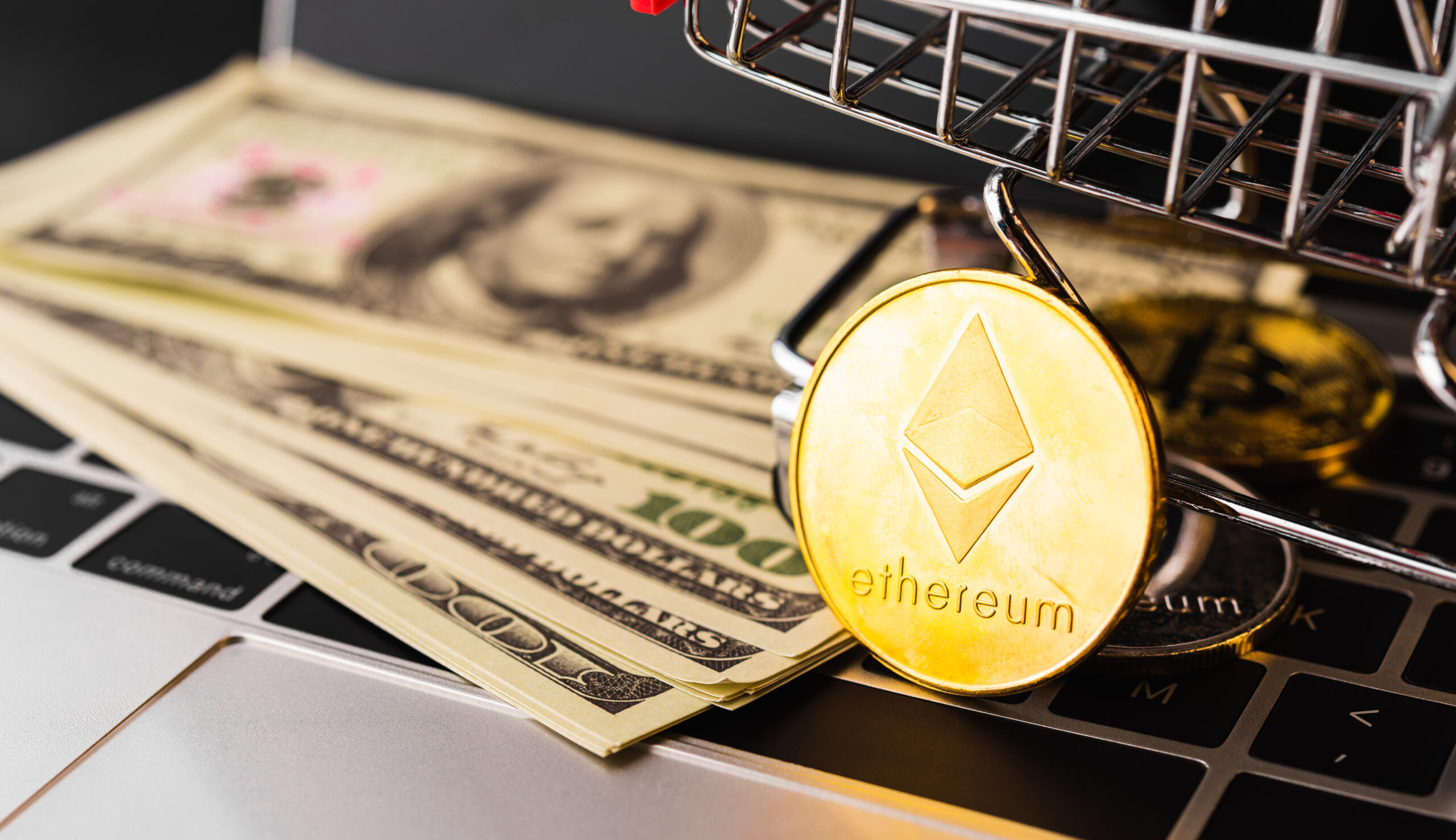 Ethereum балансирует у $4 500: накопление усиливает бычий сценарий