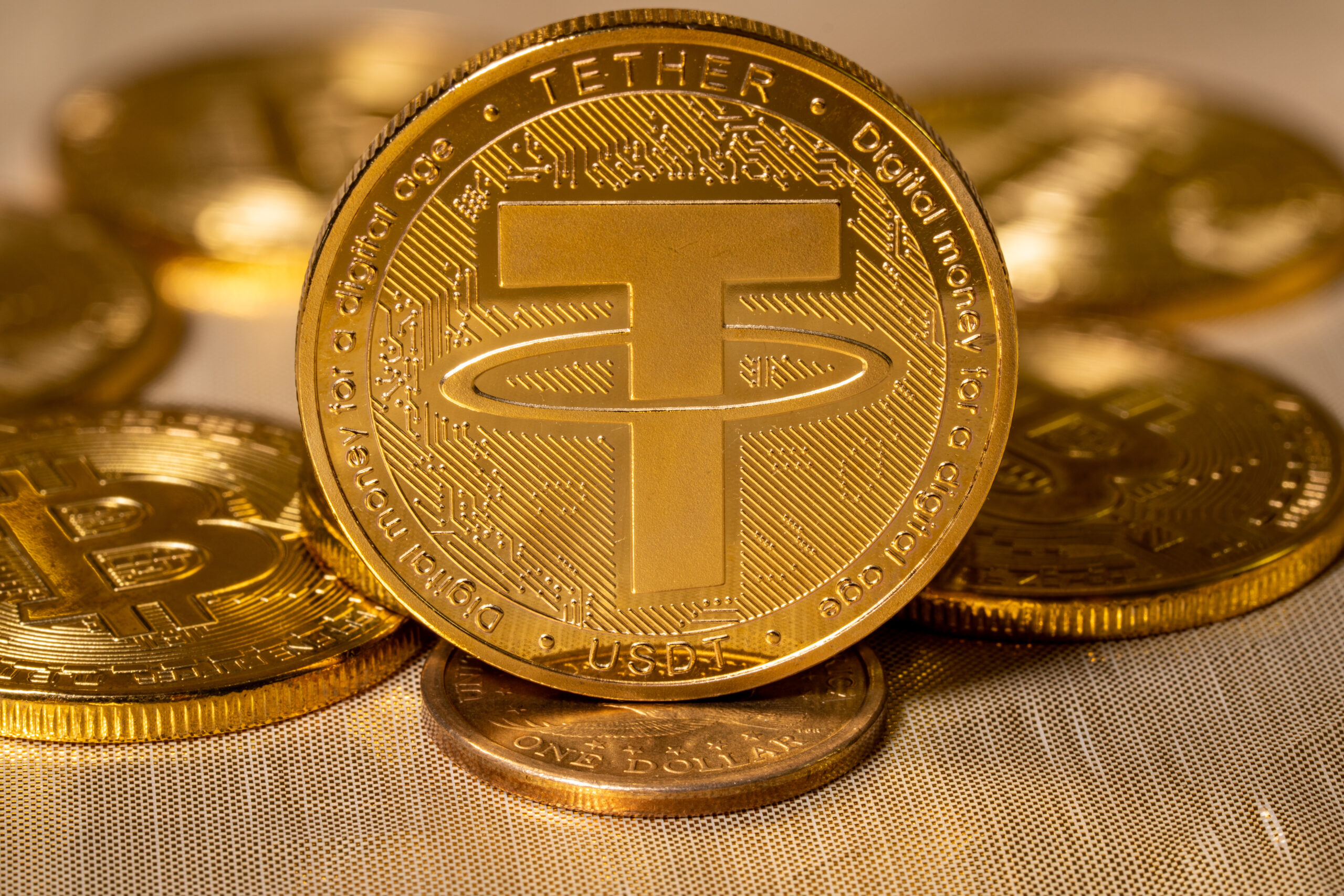 Tether запускает стейблкоин USAT в США: новый конкурент USDC?
