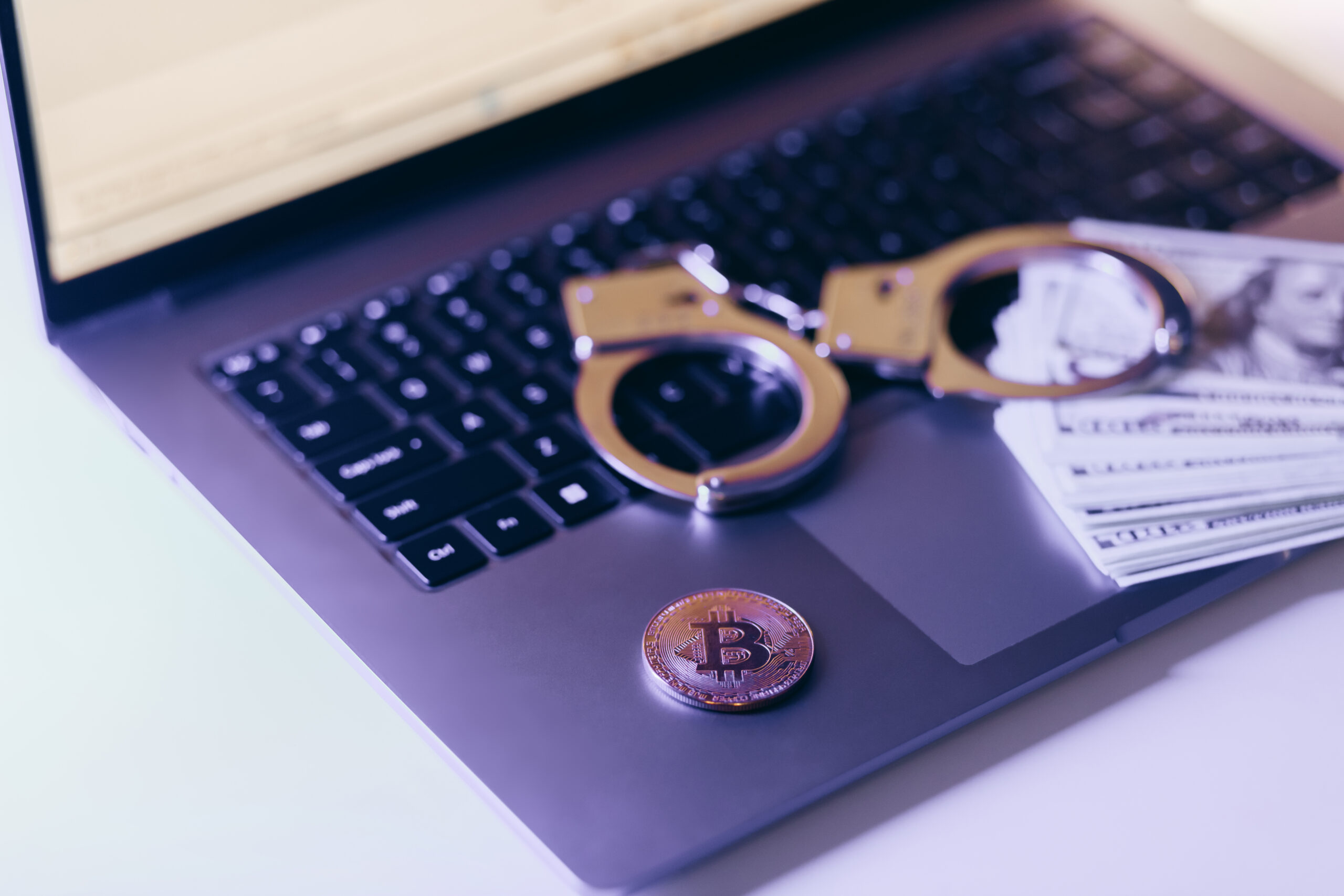 Американские регуляторы против мошенничества: три криптоплатформы под ударом