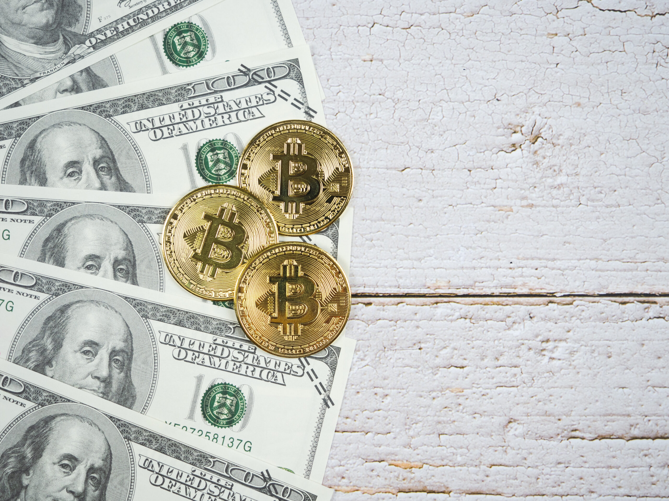 Эксперт назвал $76 000 целевым уровнем для биткоина