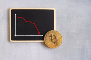 Объем инвестиций в криптопроекты рухнул на 75%