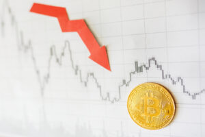 Исторические паттерны указали на риск обвала цены биткоина до $30 000 в мае